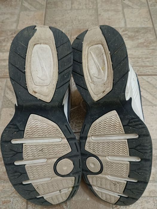 Маратонки Nike и Shampiom