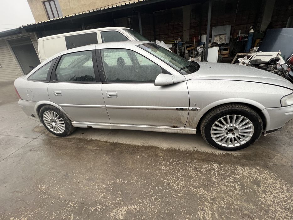 Opel Vectra B 1.8 НА ЧАСТИ