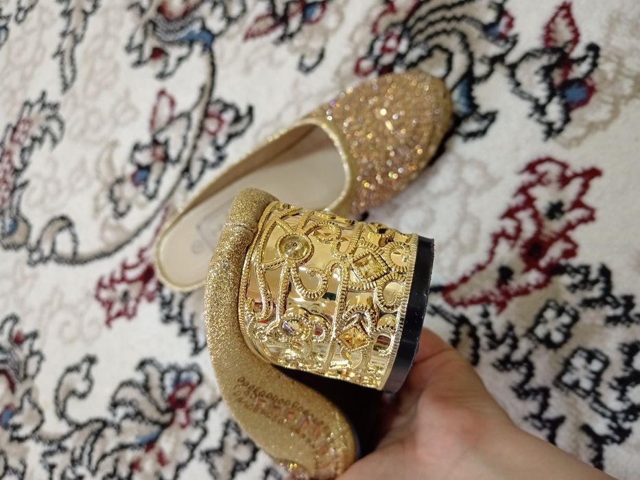 Kelinlar uchun chiroyli tapochka