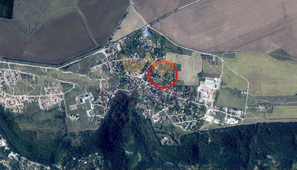 Парцел с постройка в с.Каменар