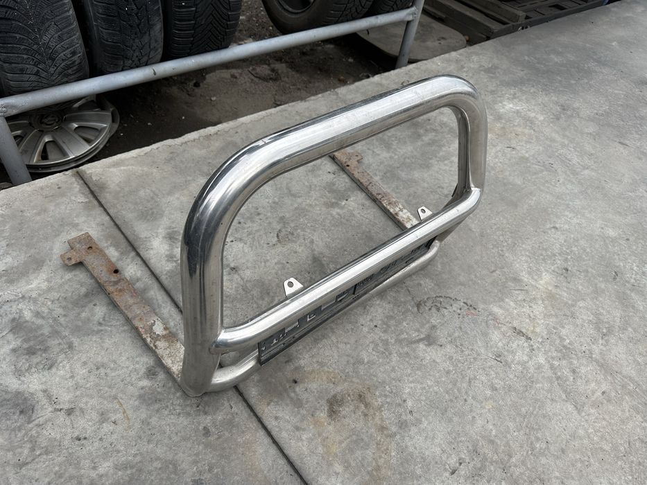 Vând bullbar cu mic defect. Dacia , altele