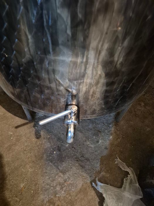 Неръждаеми съдове за вино