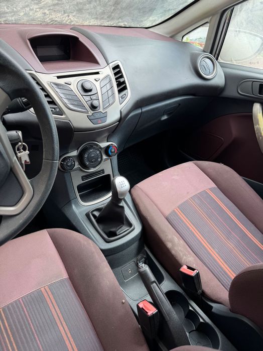 Dezmembrez Ford Fiesta – multe piese disponibile!