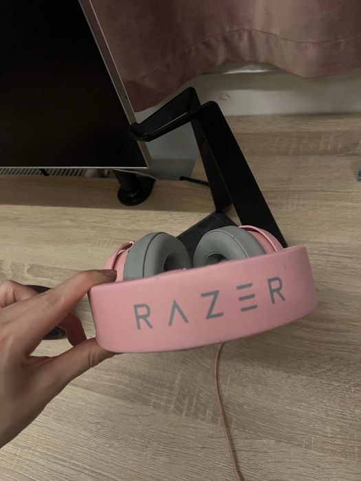 Casti roz razor editie limitata nu se mai gasesc pe emag