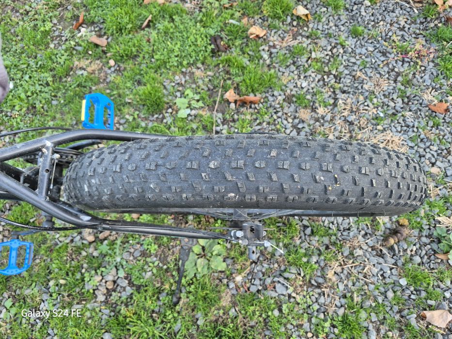 Bicicleta cu roti groase