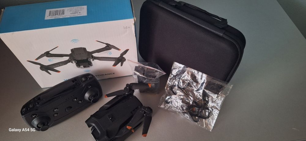 Vand drona noua usor de utilizat