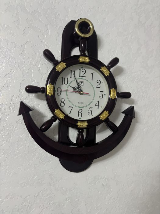 Продам настенные часы