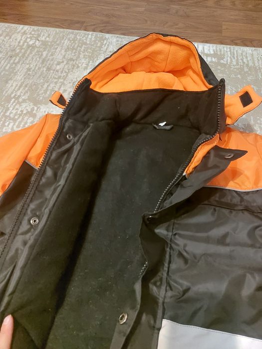 Продаю зимнюю спец одежду