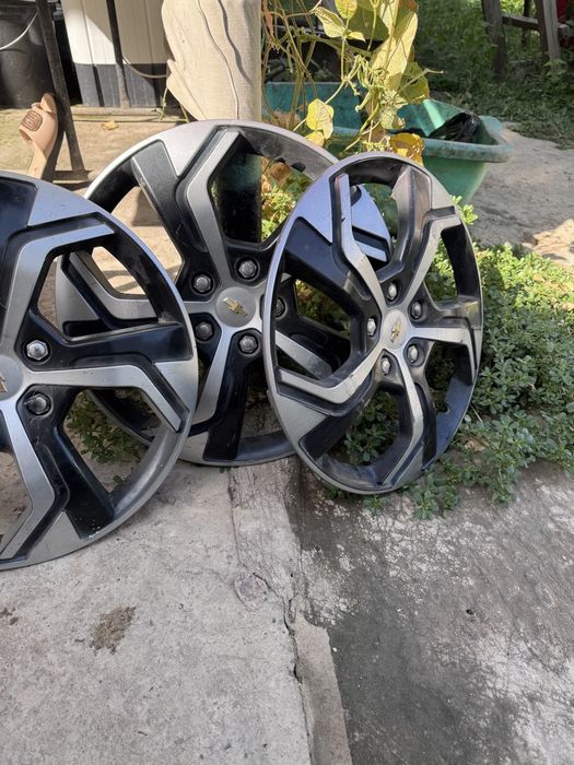 Kalpak R15 sotiladi