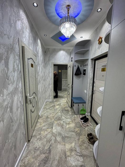 Latikoda 2 xonalik kvartira sotiladi 3 etaj yevro remont qilingan