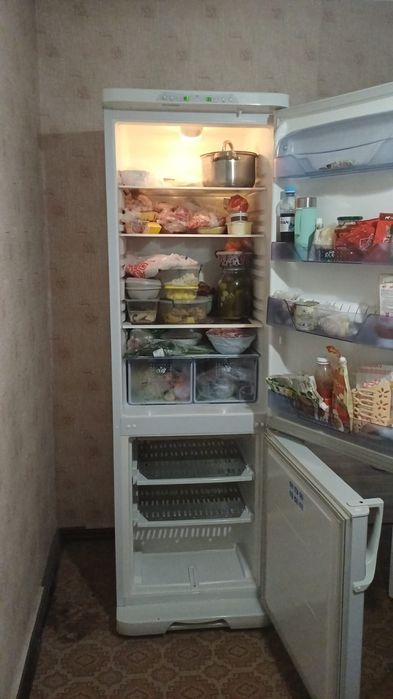 Холодильник бирюса