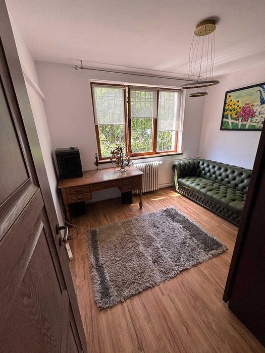 Apartament de închiriat - 3 camere, Calea București, zona Institut