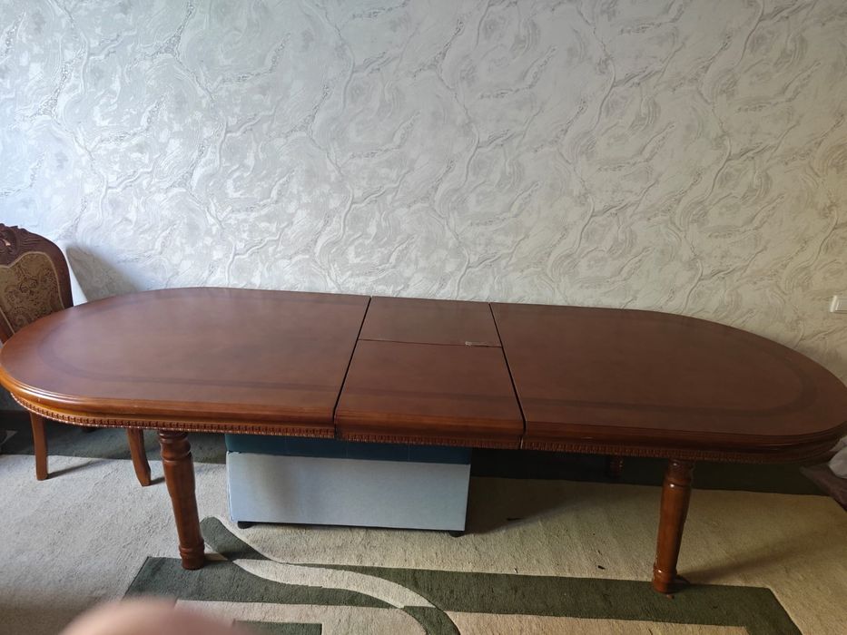 Стол для гостиной