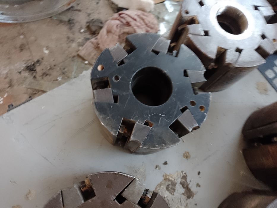 Capuri de frezare și rindeluire