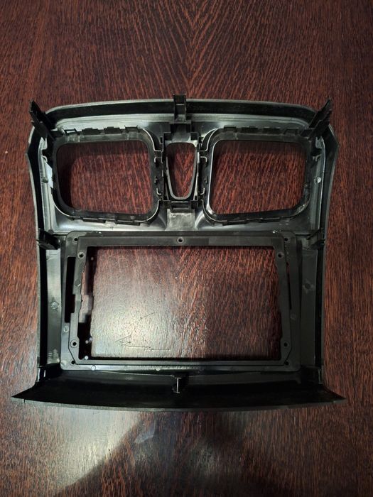 Рамка под андроид рено логан2