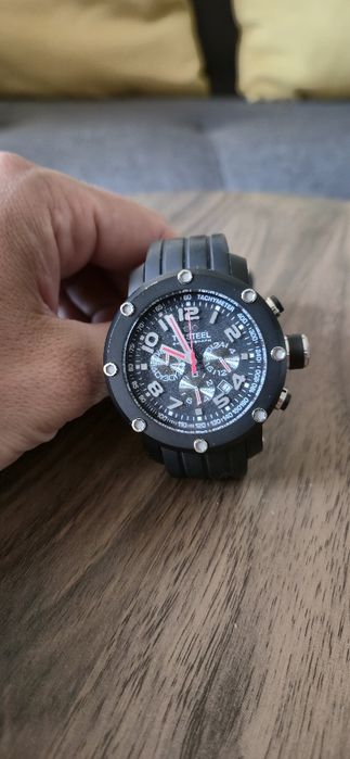 Продавам Часовник TW STEEL Оригинал