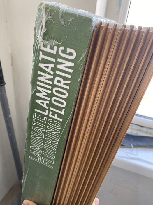 Продаеся ламинат остатки новые