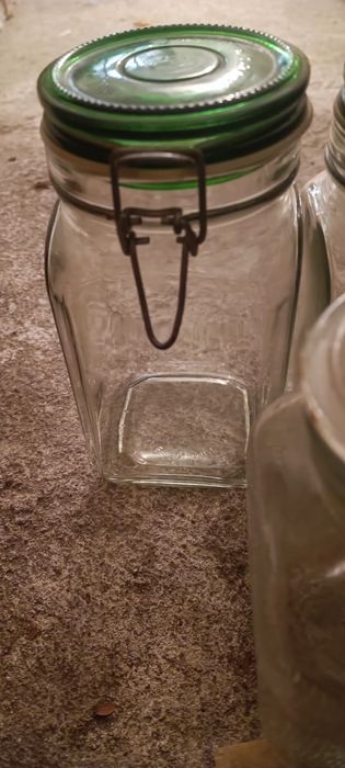 Буркани различни размери