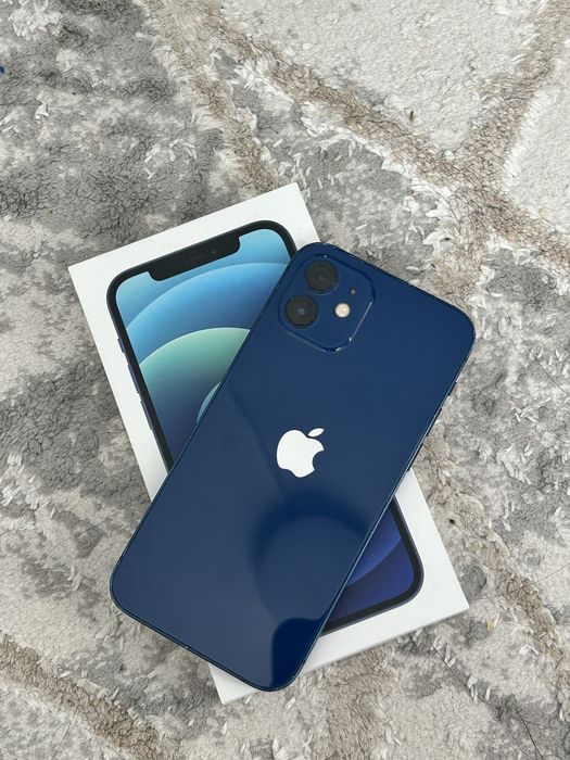 Продам айфон 12.