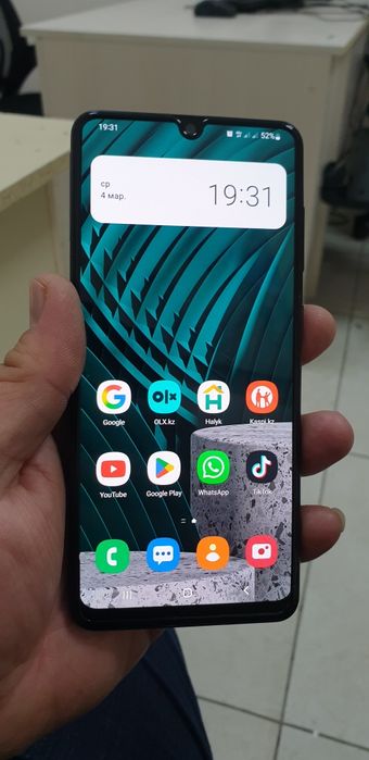 Продам Samsung A31, 4/64