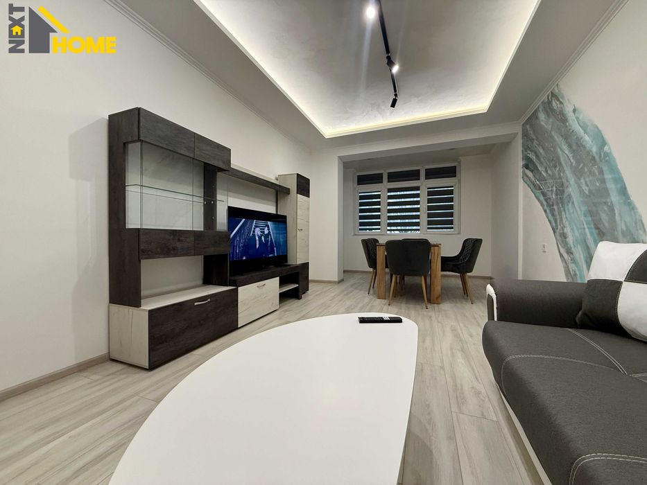 Чисто нов, напълно обзаведен тристаен апартамент с ГАРАЖ!