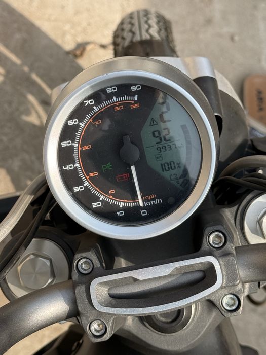 Электронный мотоцикл SOCO TC