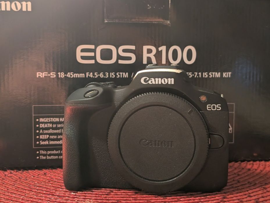 Body Canon EOS R100 Aparat Foto Mirrorless 24.1MP nou