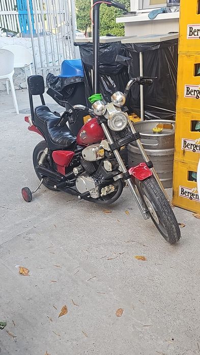 Motocicleta electrica tip Harley