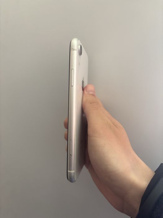 iPhone XR 64gb. (White)