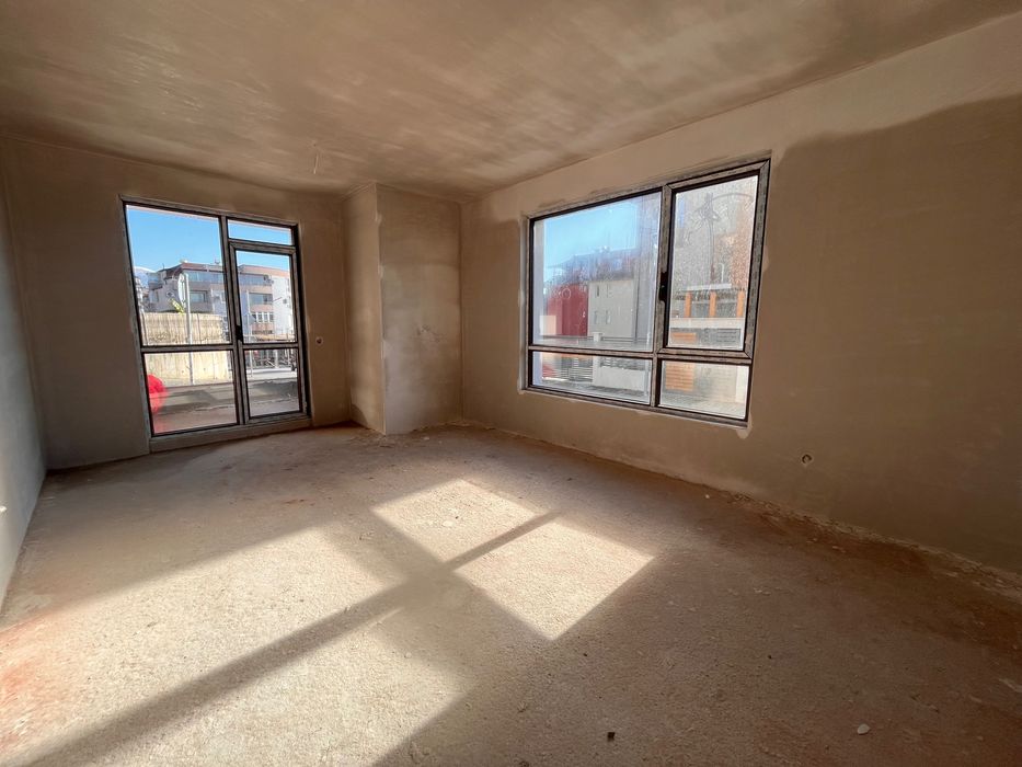 Продава се двустаен,с 1 спалня