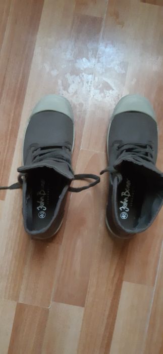 Tenesi John Boner Noi