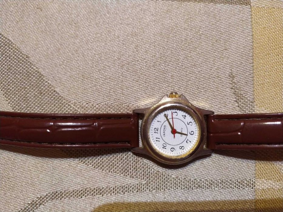 Дамски ЧАСОВНИЦИ --> по 5 и 10 лв. за брой