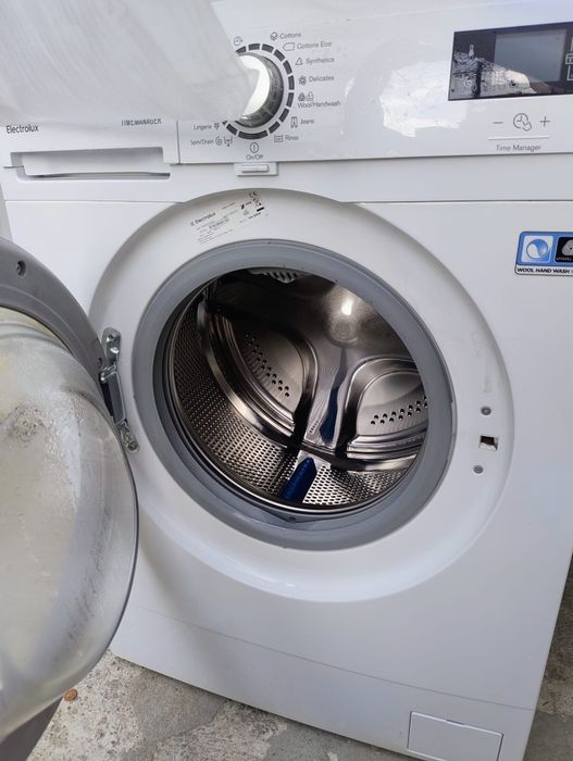Vând mașină de spălat Electrolux