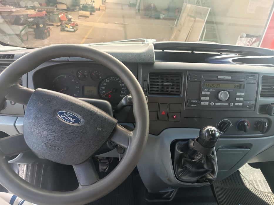 Ford Transit autoutilitară