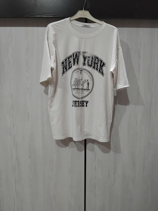 Футболка оверсайс.