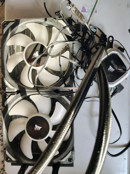 Cooler Msi ; cu lichid de vânzare