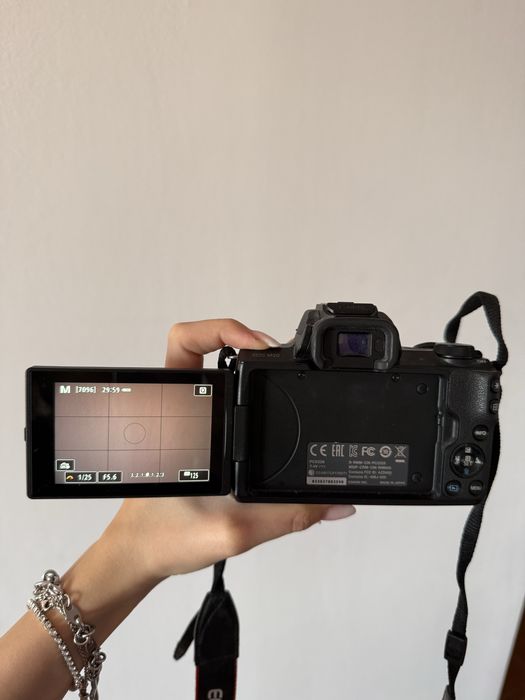 Canon EOS M50 Mark II aparat foto cu obiectiv si incarcator