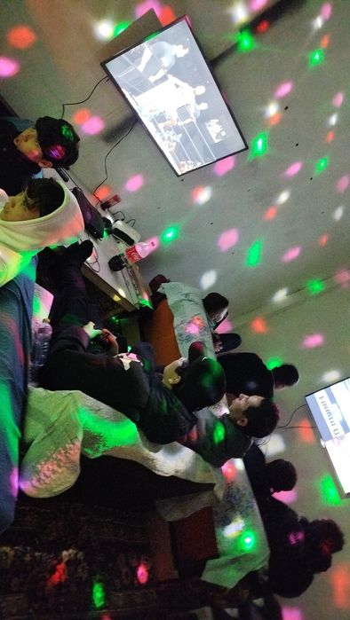 Playstation 3 -3ta bor televizor 43 -3ta bor  pultlari komplek srochno