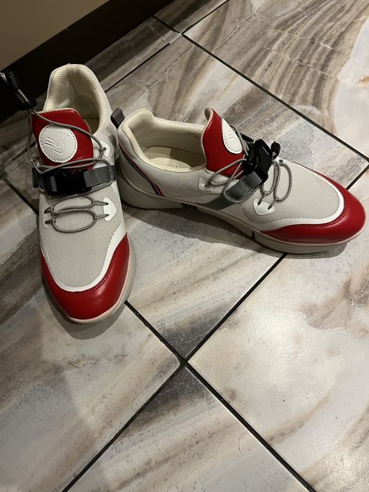 Сникърси, нови, цветни