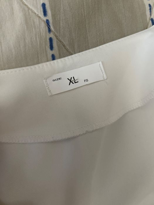 Бяла рокля с копчета