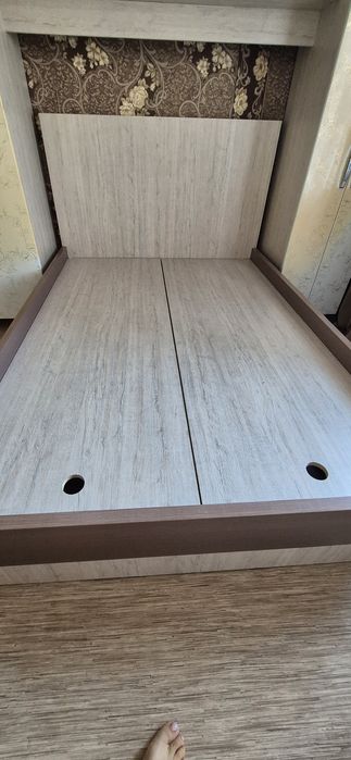 Продаю двухспальную кровать