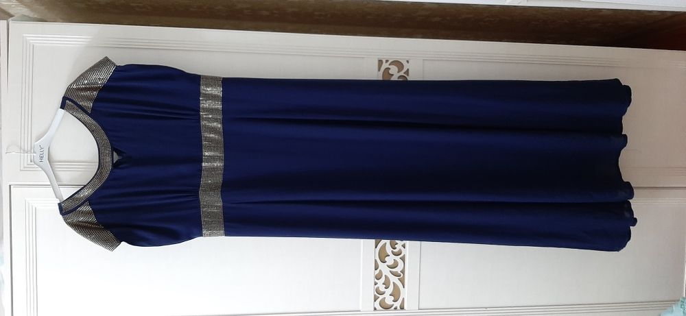 Продаю платья, размеры 52, 54