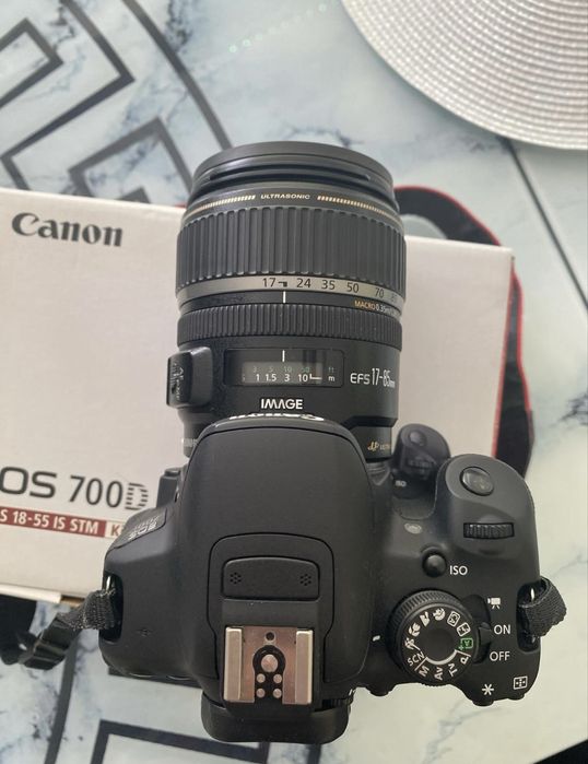 Canon EOS 700D фотоапарат