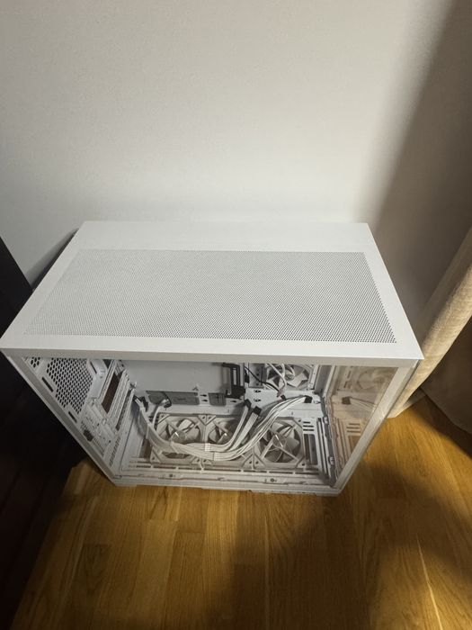 vand carcasa lian li alba impecabila