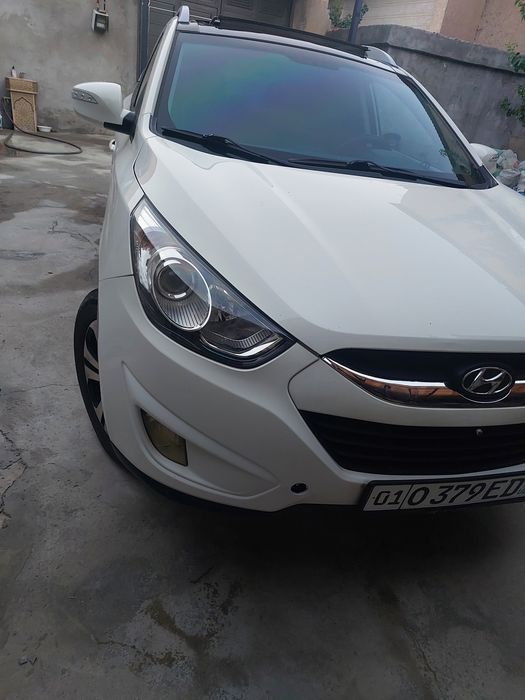 Hyundai tacson sotiladi 11500$