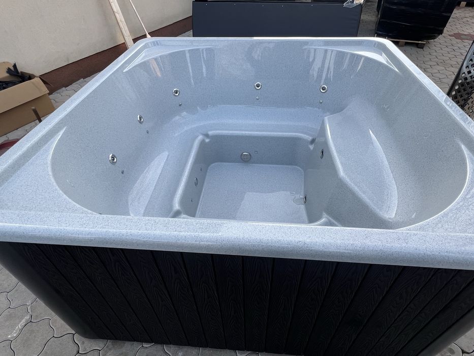 Ciubar patrat din fibra de sticla 2.2m x 2.2m