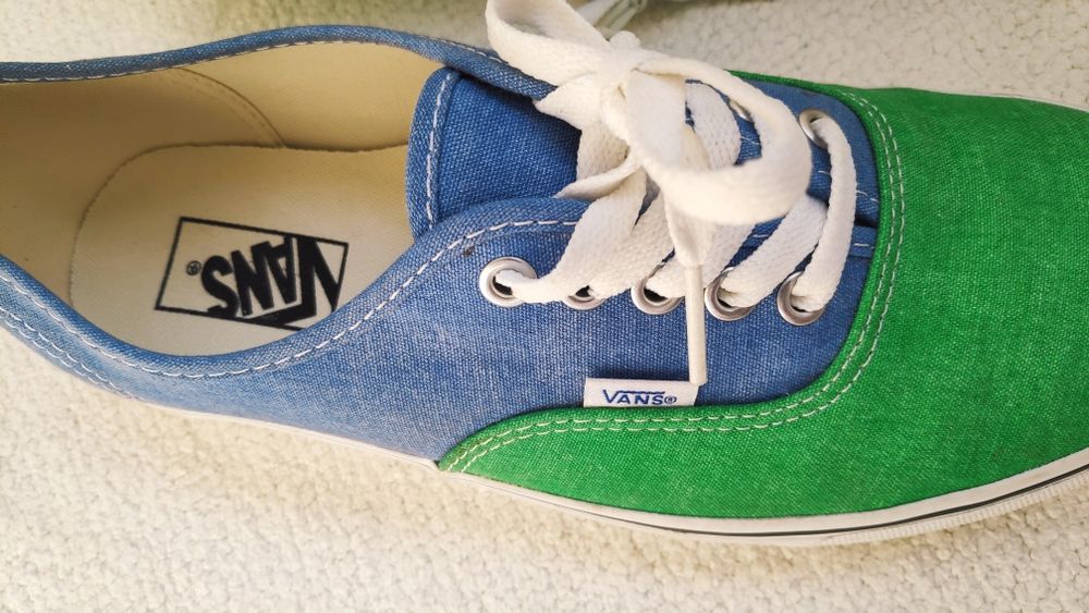 tenesi Vans, masura 44/43