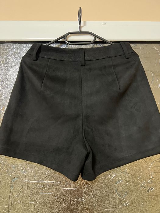 Pantaloni scurti usor catifelatip