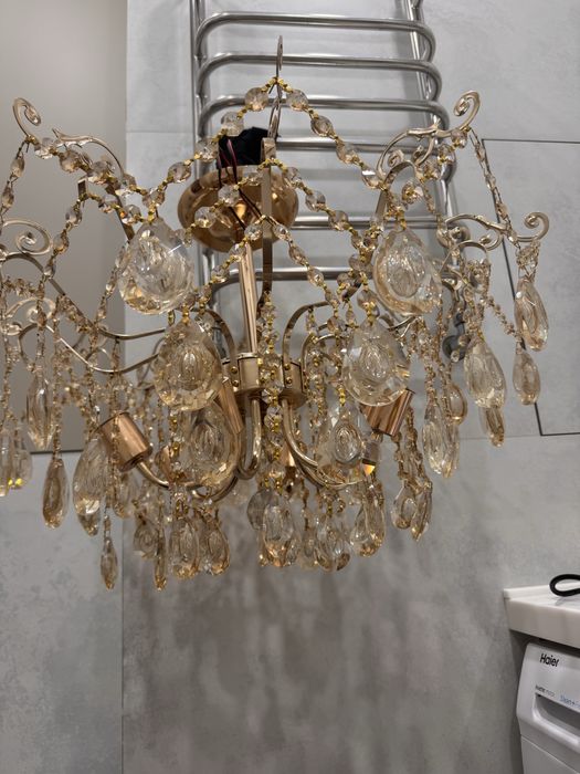 Продам люстру хрустальную