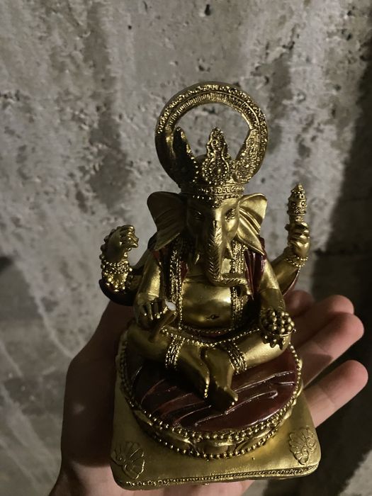 Statuetă Ganesha aurie. Descrierea!